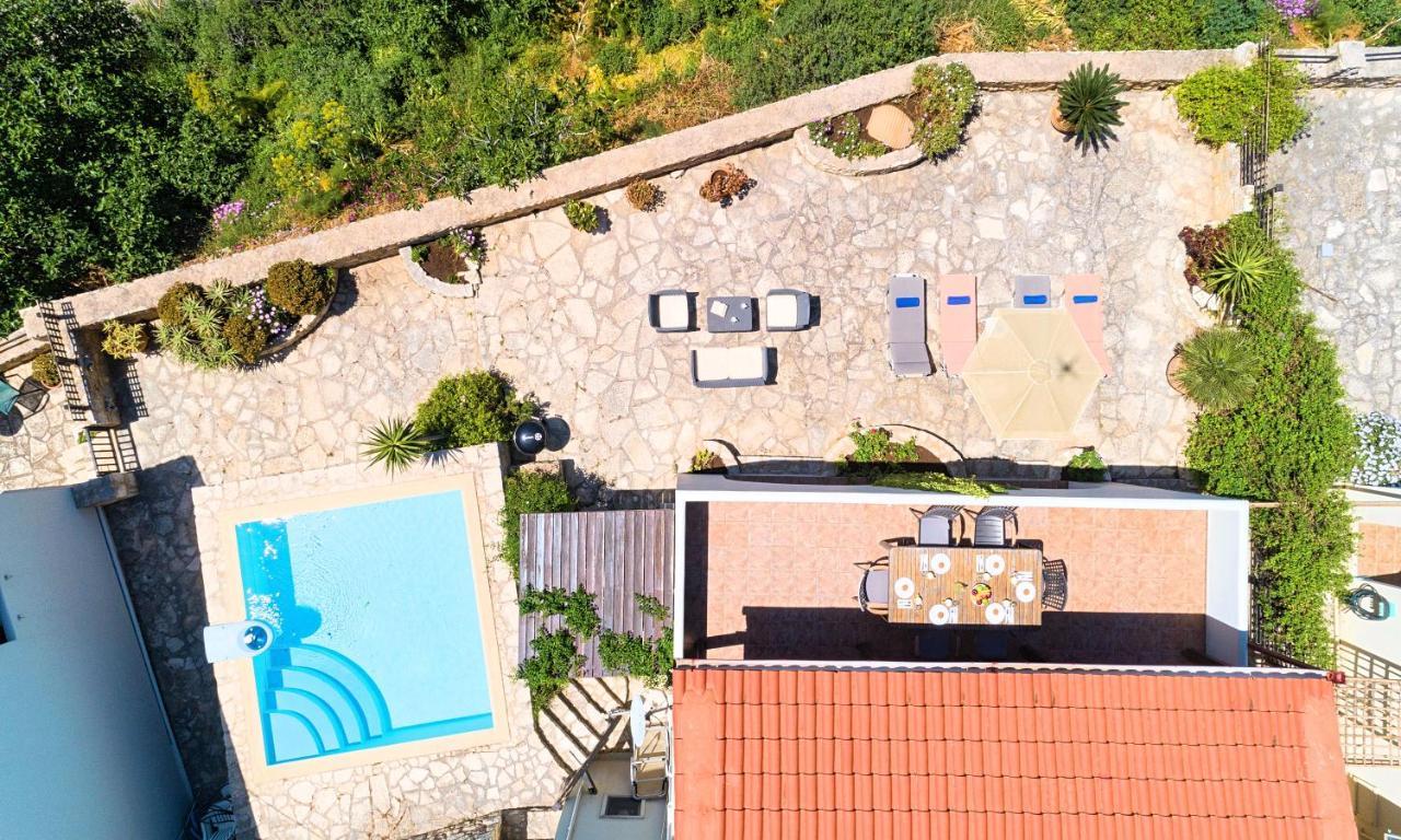 Du Lac Villas Kournás Exterior foto